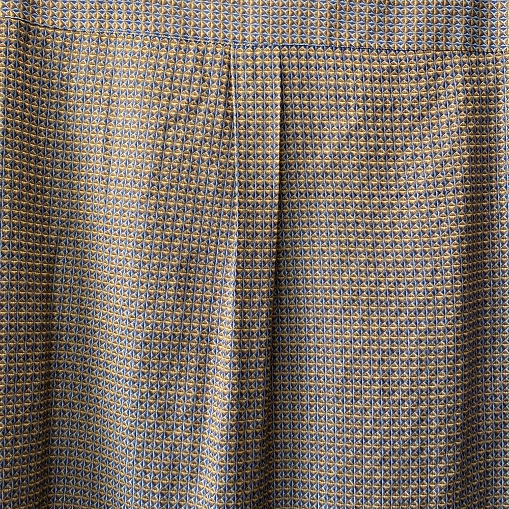 Men's Jhane Barnes Blue Starburst Patterned Silk+Cotton Button-Down Shirt - Picture 13 of 16